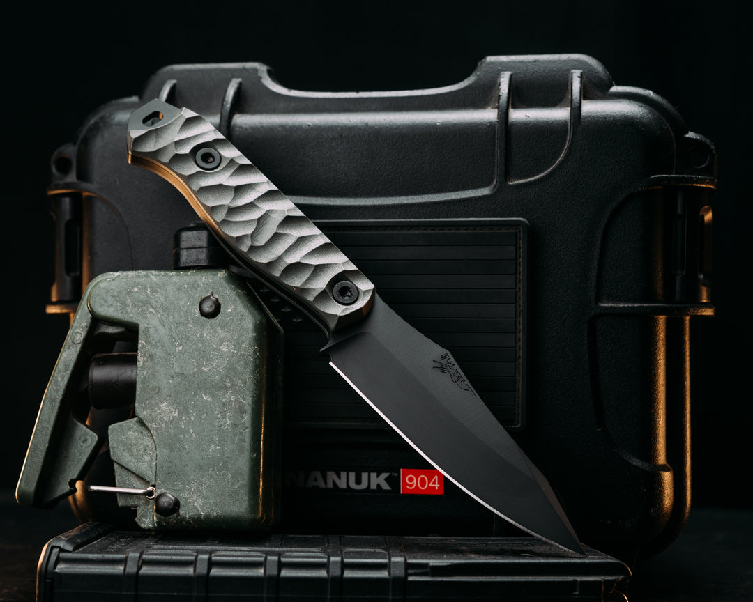 Field Knife- Grey G10, Armor Black Cerakote, Allen Bolts, Textured Grip