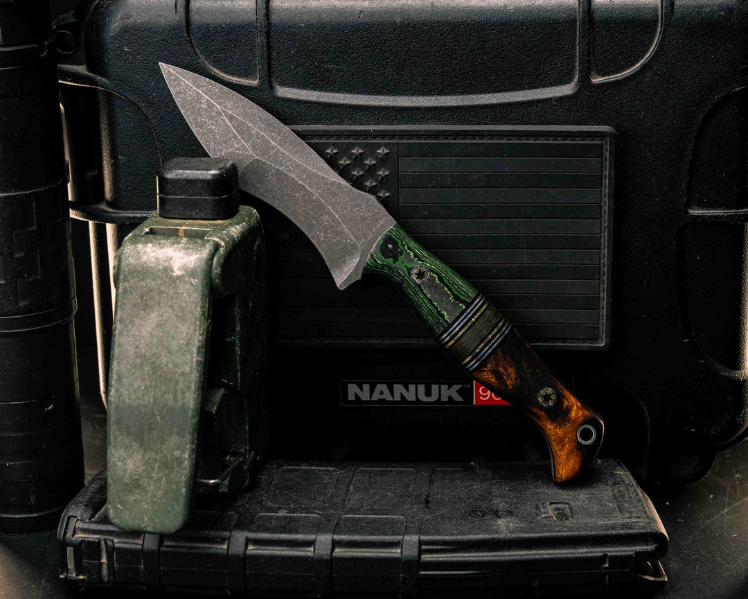 Extremis MK1- Jungle Wear FAT Carbon, Black G10, Aluminum and Brass Pin Striping, Gold Dark Matter Carbon Split, Desert Ironwood, Mosaic Pins, Aluminum Lanyard Pin, Smooth Grip