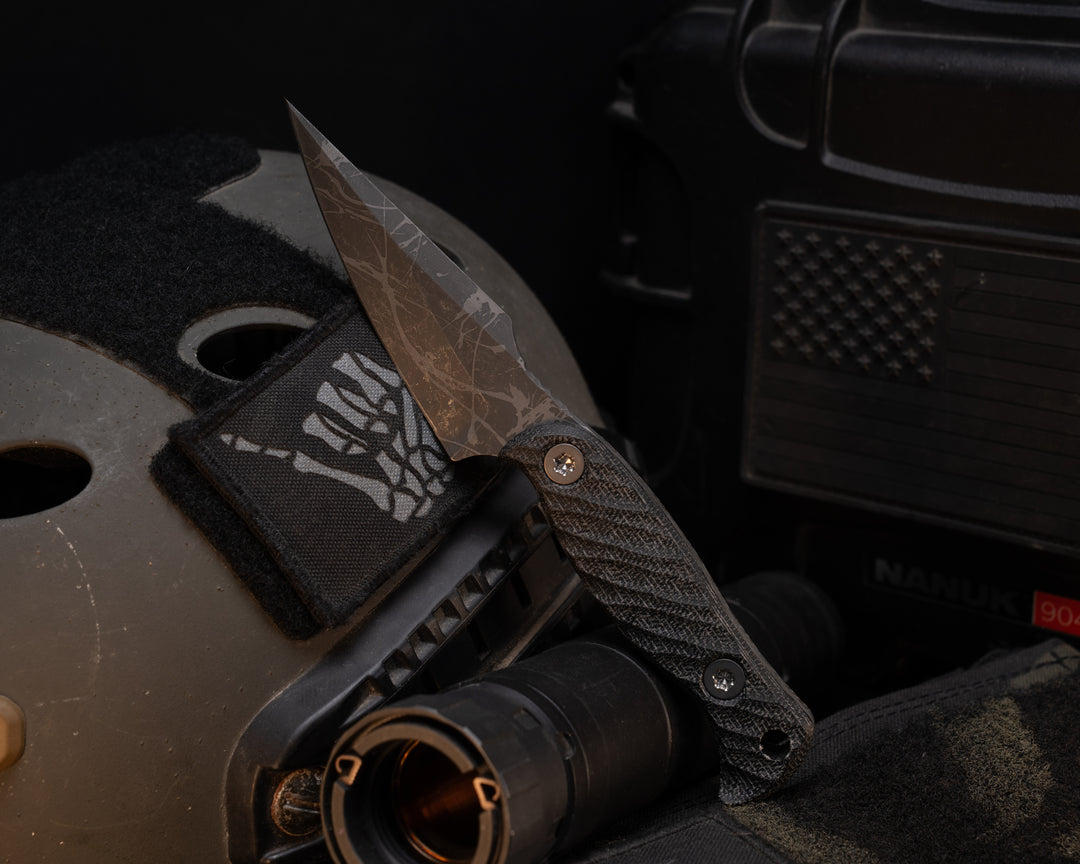 Gulo Gulo- Black Canvas Micarta, Ti Bolts, Textured Grip