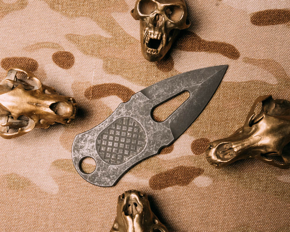 Lapel Dagger Acid Etch Half Face Blades