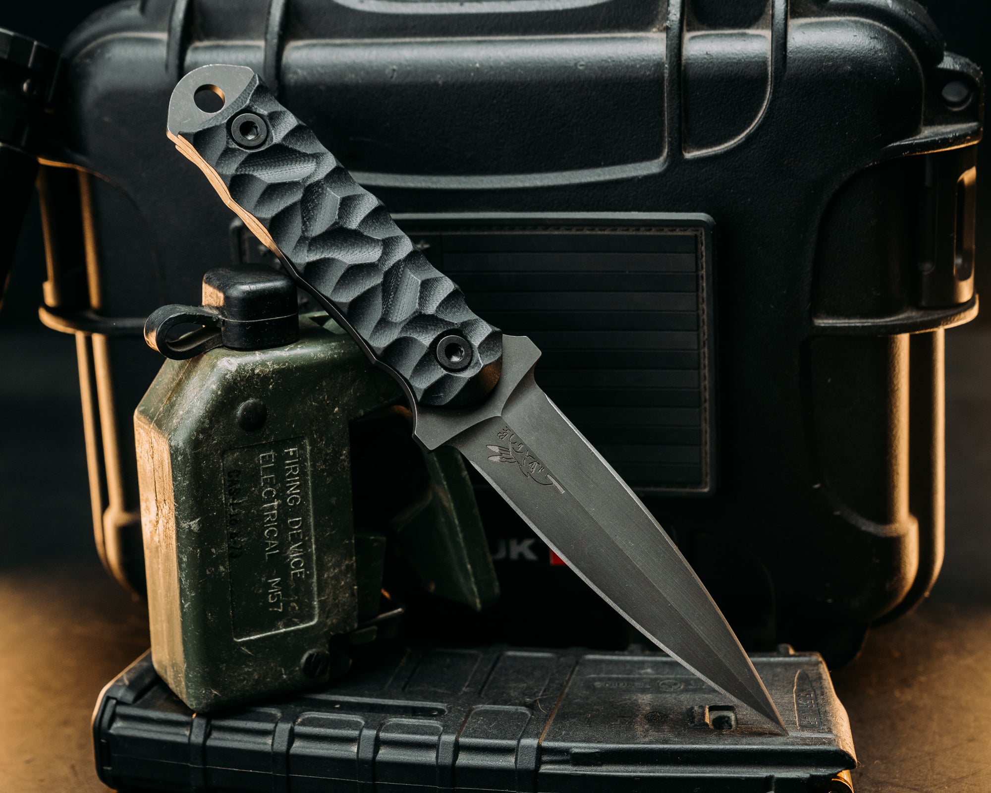 Combat Dagger- Black G10, Allen Bolts, Textured Grip – Half Face