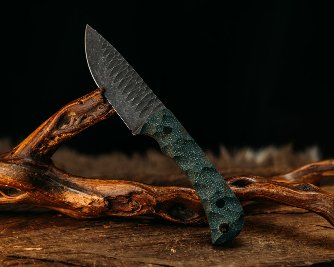 Cav Jr- Emerald Jute Micarta, CF Pins, CF Lanyard Pin, Textured Grip