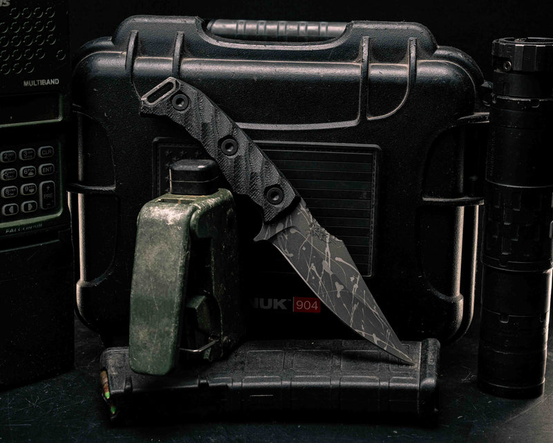Tosahwi- Black Canvas Micarta, Allen Bolts, Textured Grip
