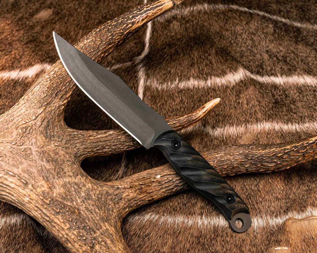 Crow Scout- Black Dunes Carbon, Allen Bolts, Textured Grip