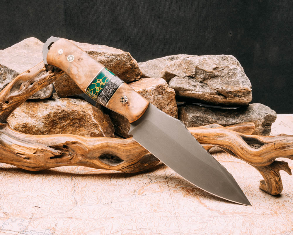 Field knife Maple, brass and black G10 pin striping, dyed coral and A