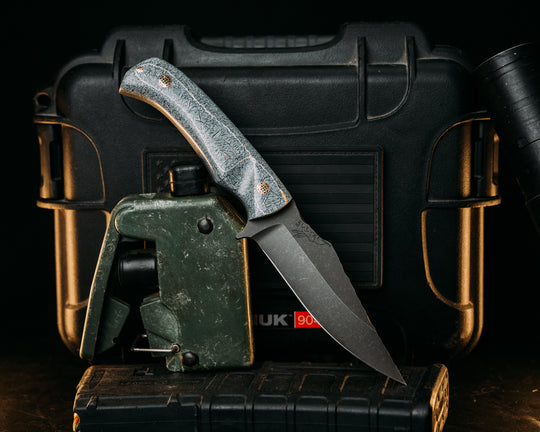 Tosahwi - Shredded Carbon, Mosaic Pins, Contoured Grip.