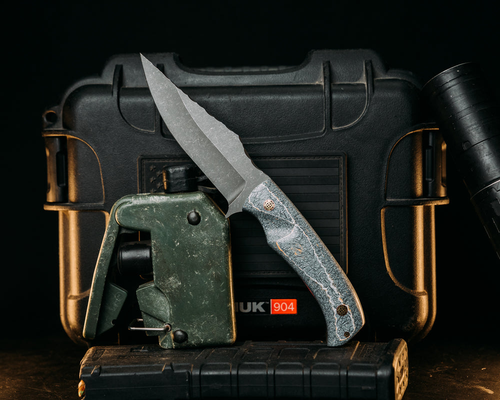 Tosahwi - Shredded Carbon, Mosaic Pins, Contoured Grip.