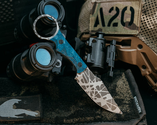 Jaq- Admiral Blue Jute Micarta, CF Pins, Textured Grip