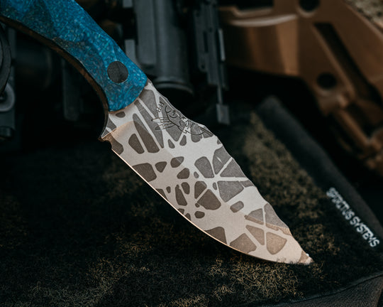 Jaq- Admiral Blue Jute Micarta, CF Pins, Textured Grip