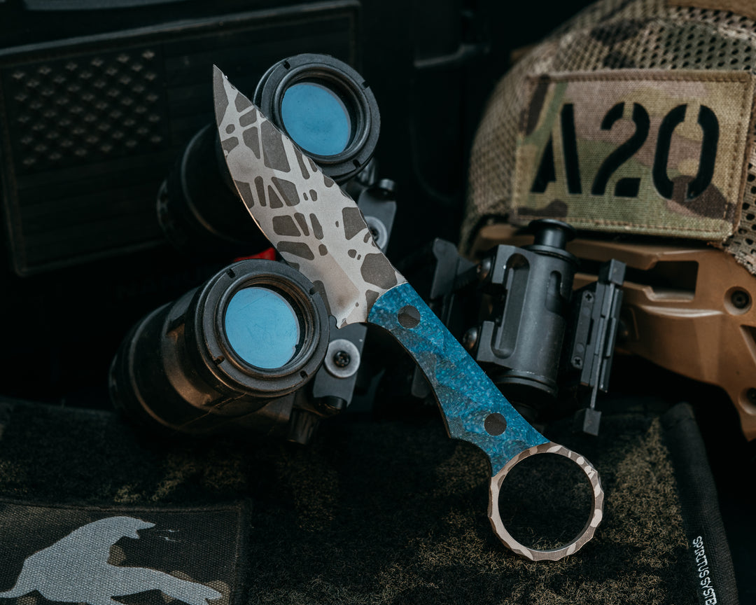 Jaq- Admiral Blue Jute Micarta, CF Pins, Textured Grip