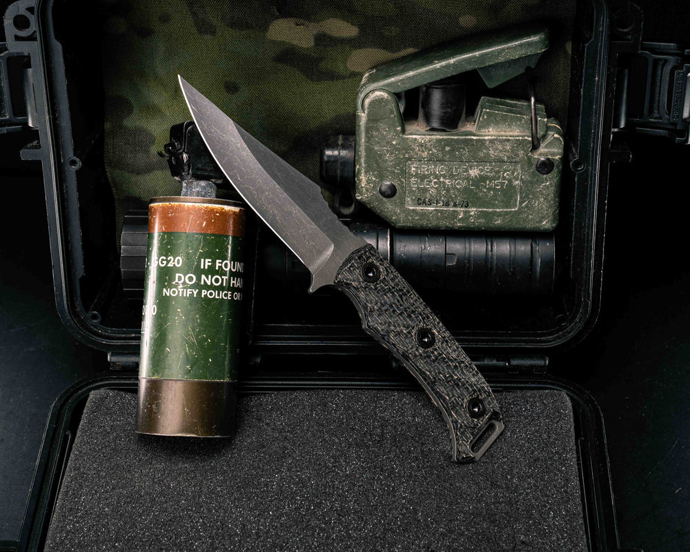 Tosahwi- Black Burlap Micarta, Allen Bolts, Textured Grip