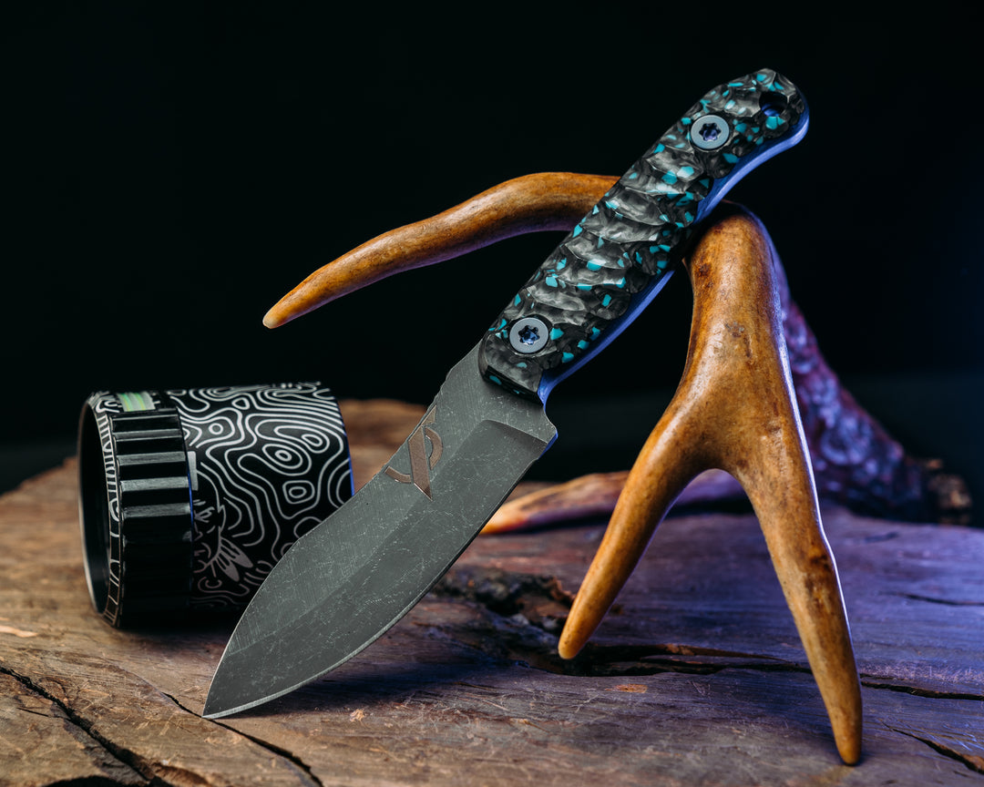 Skinner Jr (Dark Owl Archery X HFB) - Turquoise RockyWaves Carbon Fiber, Anodized Ti Torx Bolts, Chaos Grip.