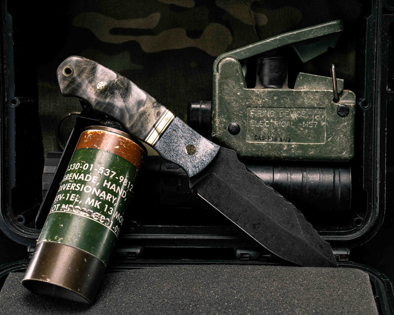 Disaster Jr- Shred Carbon, Black G10 and Brass Split, Buckeye Burl, Mosaic Pins, Brass Lanyard Pin, Textured Grip