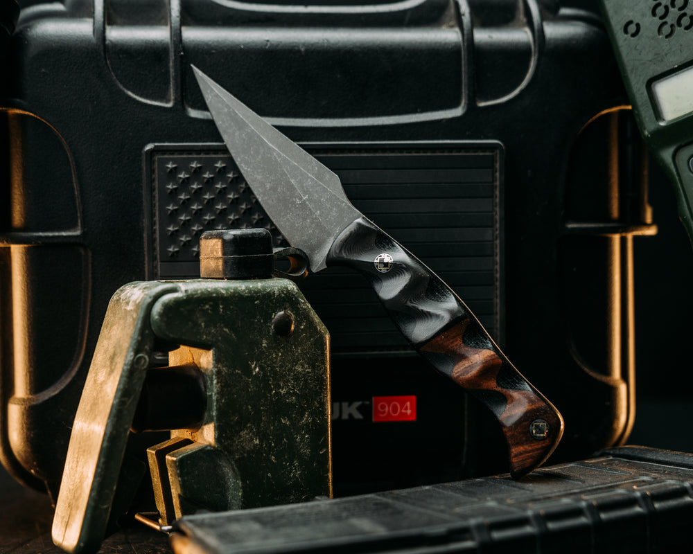 Gulo Gulo- Black Dunes Carbon Over Black Burlap Micarta, Black G10 Split, Hawaiian Curly Koa Over Black Burlap Micarta, Mosaic Pins, Textured Grip