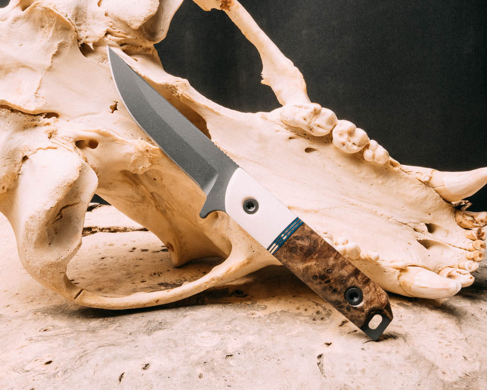 Kwaiken FC Supertusk, blue G10 pin striping, bronze and black G10 spl