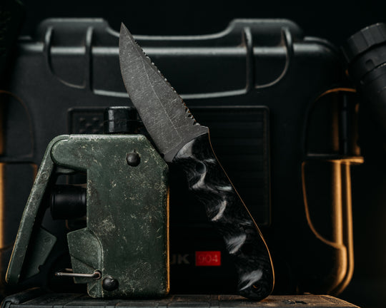 Hybrid Crow Cub Blade/Disaster Cub Handle- Carbon Fiber- CF Pin, CF Lanyard Pin, Old School Rock Worked Spine, Textured Grip