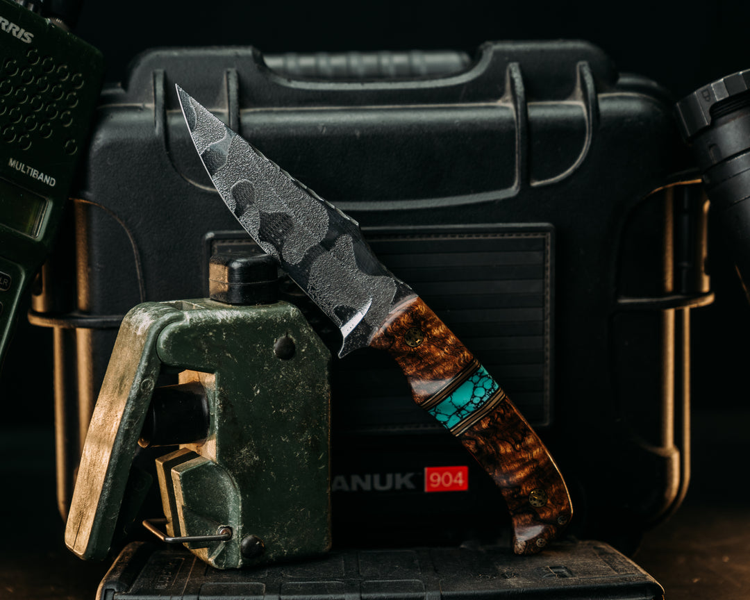 Tosahwi - Spalted Curly Maple, Black & Coyote G10 Pin Striping, Green Dragon Skin Tru Stone Split, Mosaic Pins, Textured Grip.