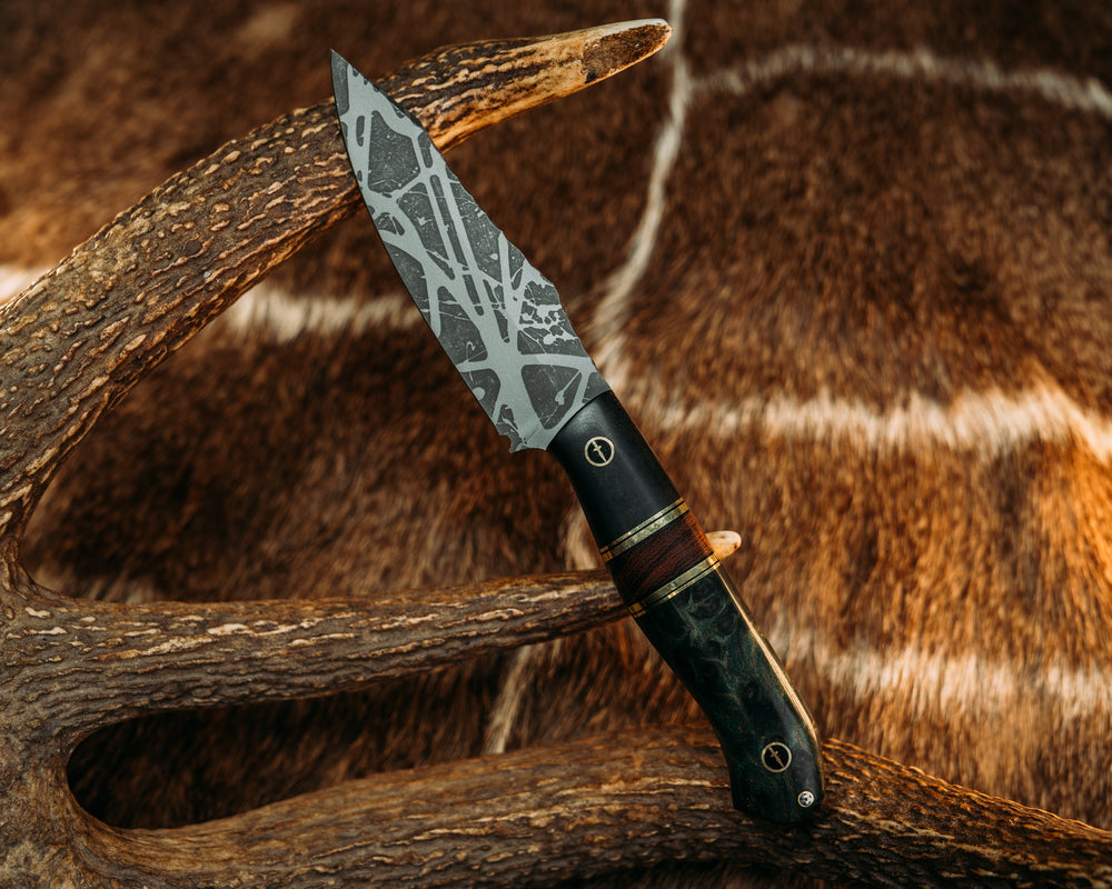 Field Knife Jr - Black Diamond Richlite, Brass & Black G10 Pin Striping, Desert Ironwood Split, Dyed Redwood, Dagger Mosaic Pins, Smooth Grip.