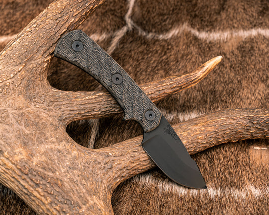 Beef Harpoon Back Country- Black Canvas Micarta, Armor Black Cerakote, Allen Bolts, Textured Grip