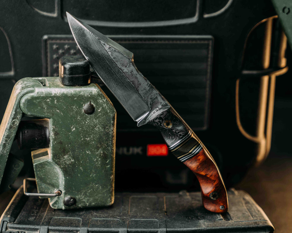 Widow Maker Jr- Baker Forge Random Pattern Damascus-Carbon Fiber,Black G10, Aluminum and Brass Pin Striping, Jungle Wear Fat Carbon Split, Snakewood, Mosaic Pins, 1/8" Mosaic Pins, Textured Grip