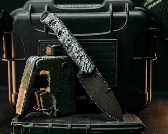Hog Hunt Jr- Silver Carbon, Patriot Mosaic Pins, Textured Grip