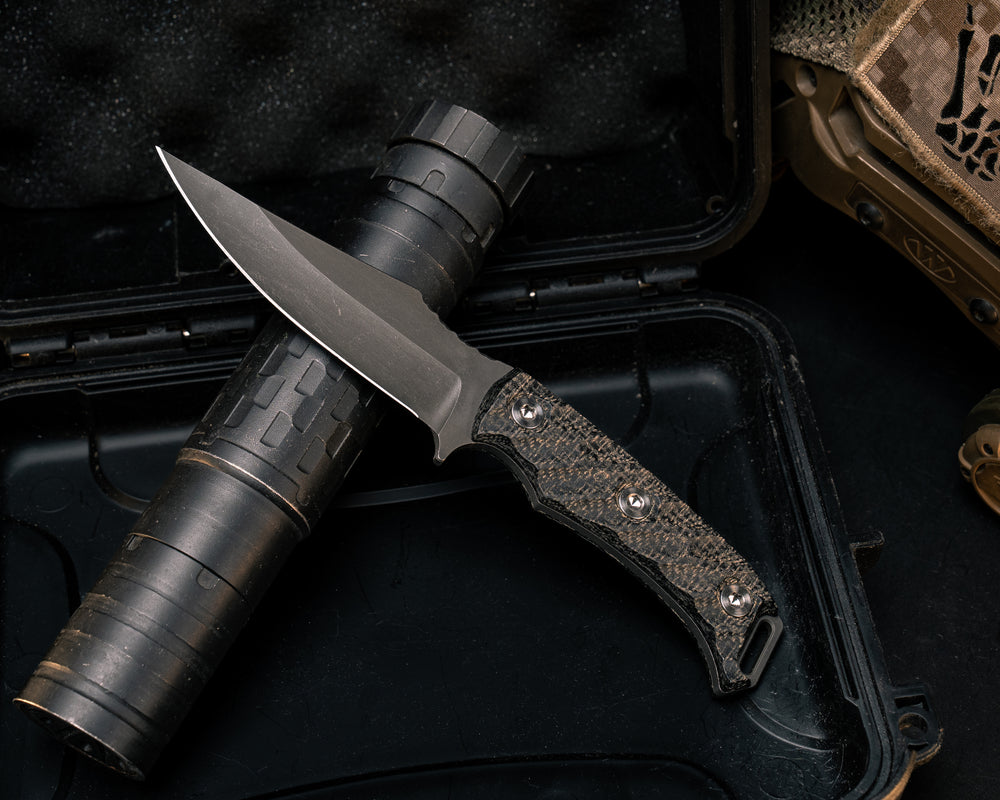 Tosahwi-  Black Burlap Micarta, Ti Allen Bolts, Textured Grip