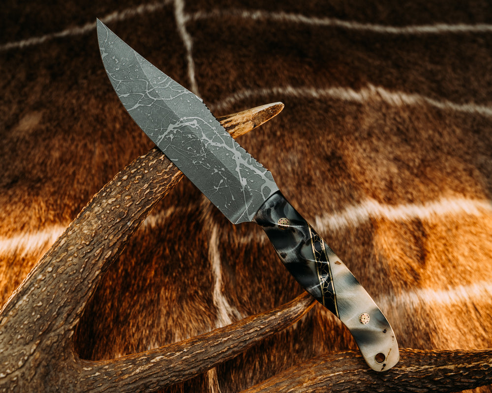 Crow Scout - Ram's Horm Black G10 & Brass Pin Striping, Black w/ Gold Web Tru Stone Split, Ram's Horn, Mosaic Pins, Brass Lanyard Pin, Textured Grip.