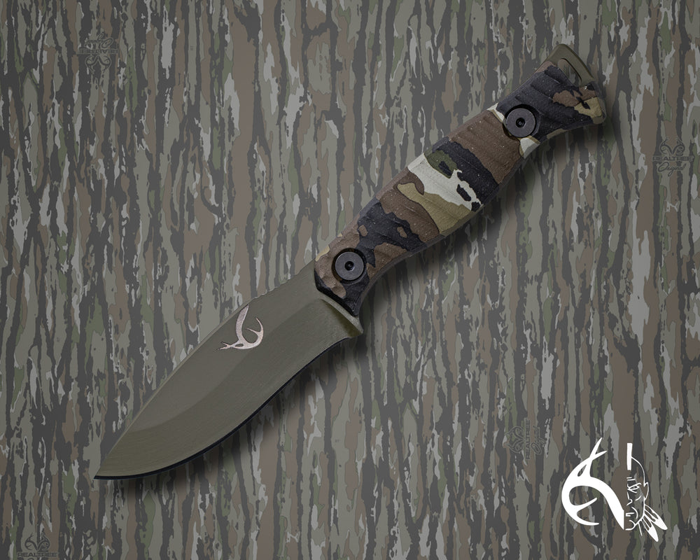 The 86' (HFB x Realtree) - Realtree Original Camo Hydro-dipped Micarta, Sniper Green Cerakote, Allen Bolts, Textured Grip.