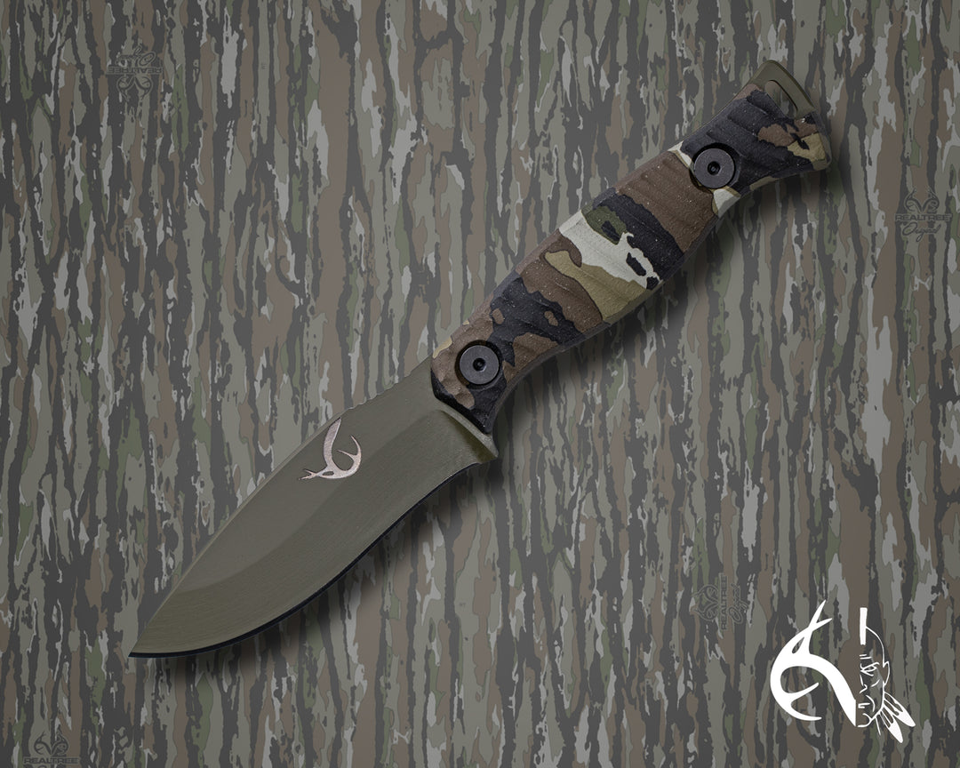 The 86' (HFB x Realtree) - Realtree Original Camo Hydro-dipped Micarta, Sniper Green Cerakote, Allen Bolts, Textured Grip.